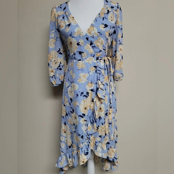 Mi Ami Dresses & Skirts - Mi Ami blue floral dress. Size small